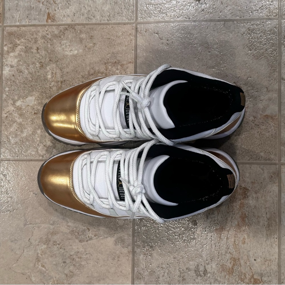 Jordan 11 low, Barely worn, special white gold edition